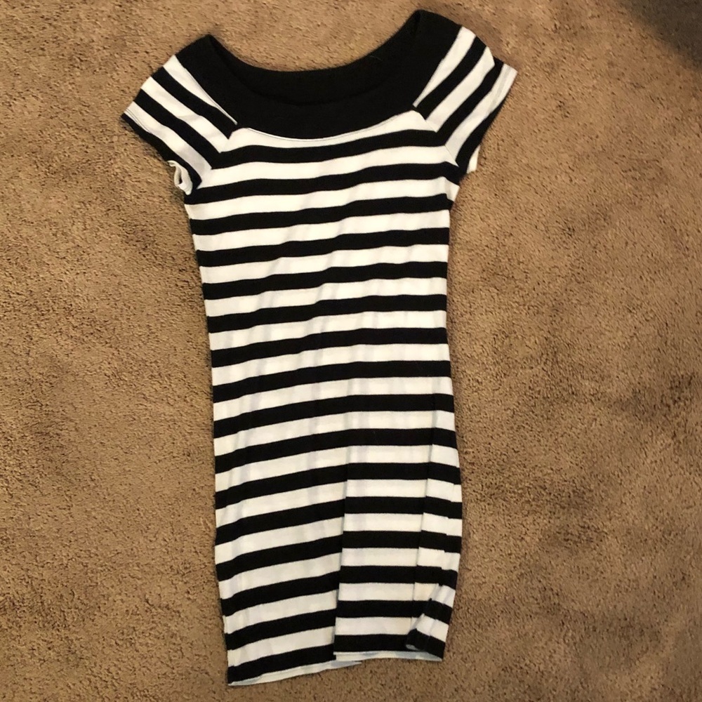 Express Sexy Basic Tee women’s size small